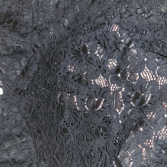 Body Central Lace Cami - Picture 2 of 10